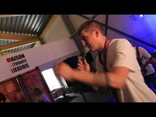 Charger et lire la vidéo dans la visionneuse de la Galerie, LA MAMAN DE STIFLER Fête Noël 2025 au Deux Ours ! Samedi 20 décembre
